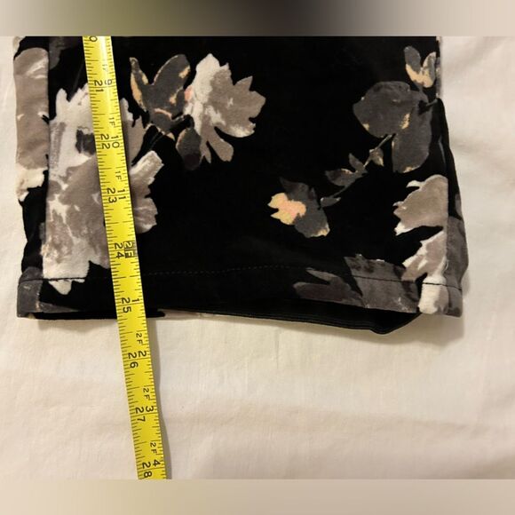 NWOT Isaac Mizrahi Live! Floral Velvet Stirrup Pants Black Size 26W petite - Picture 8 of 12